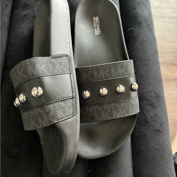 Michael Kors Slides - Picture 4 of 4